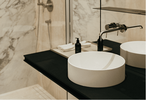 Badezimmer einer kooperierenden Privatklinik von Body of Dreams.